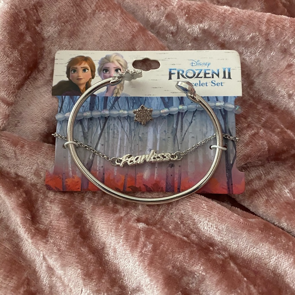 NWT Frozen Two Elsa and Anna Themed Bracelet Set!